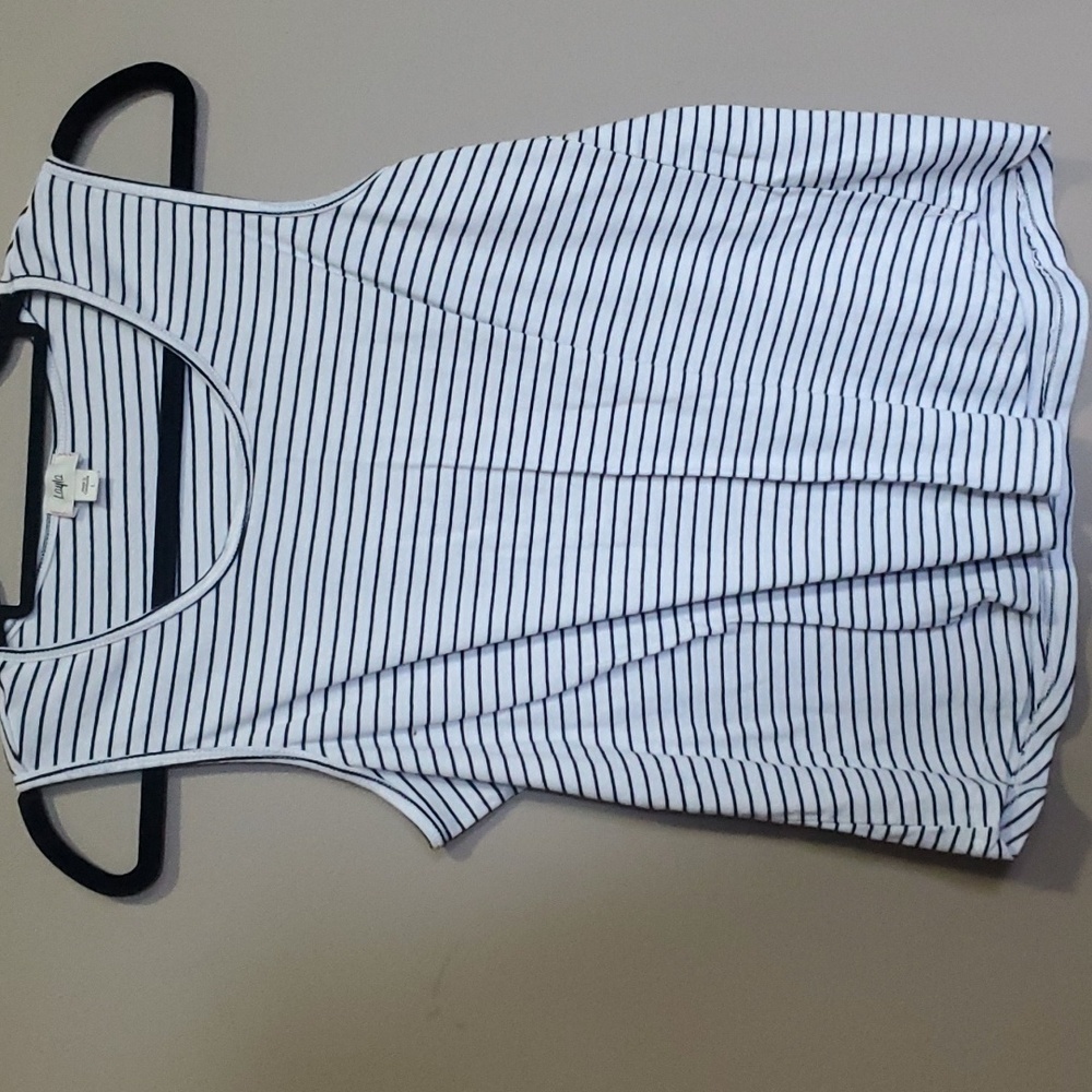 Layla top size large